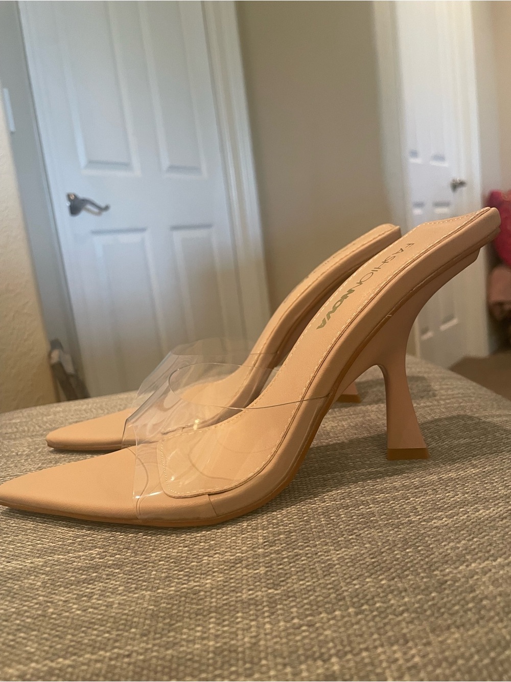 Pointed-Toe Clear Mules in Nude🤍